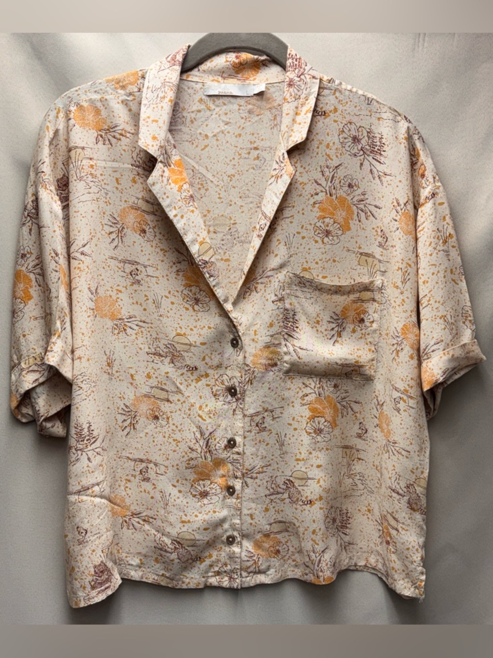 PrAna Igual Botton up Top Raccoon and Bear Print Size Large